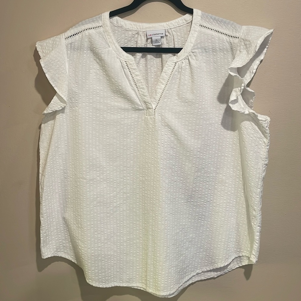 💜Liz Claiborne Casual Classic Chic Everyday white short sleeve top Minimalist